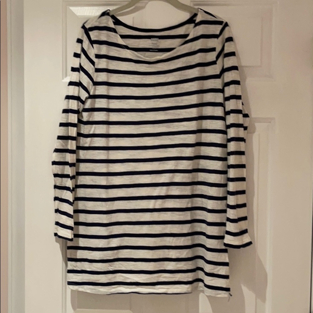 OLD NAVY MATERNITY TOP SIZE L